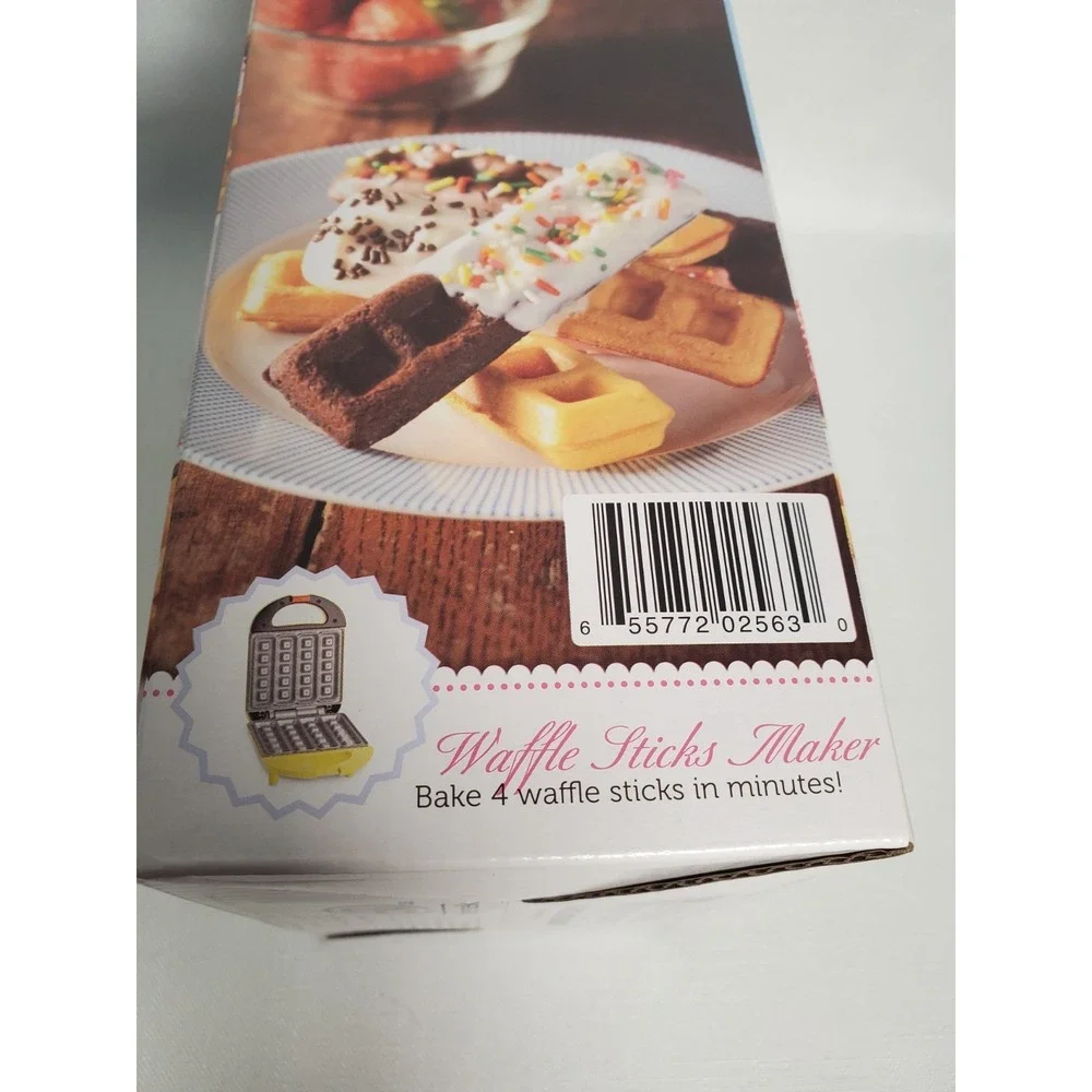 Babycakes Mini's Ceramic Coated Waffle Sticks Maker Yellow WMM-401‎ Makes 4 NEW